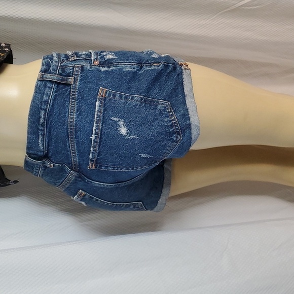 We The Free Button Distressed Denim Blue Jean Shorts Size 28 - Picture 4 of 9